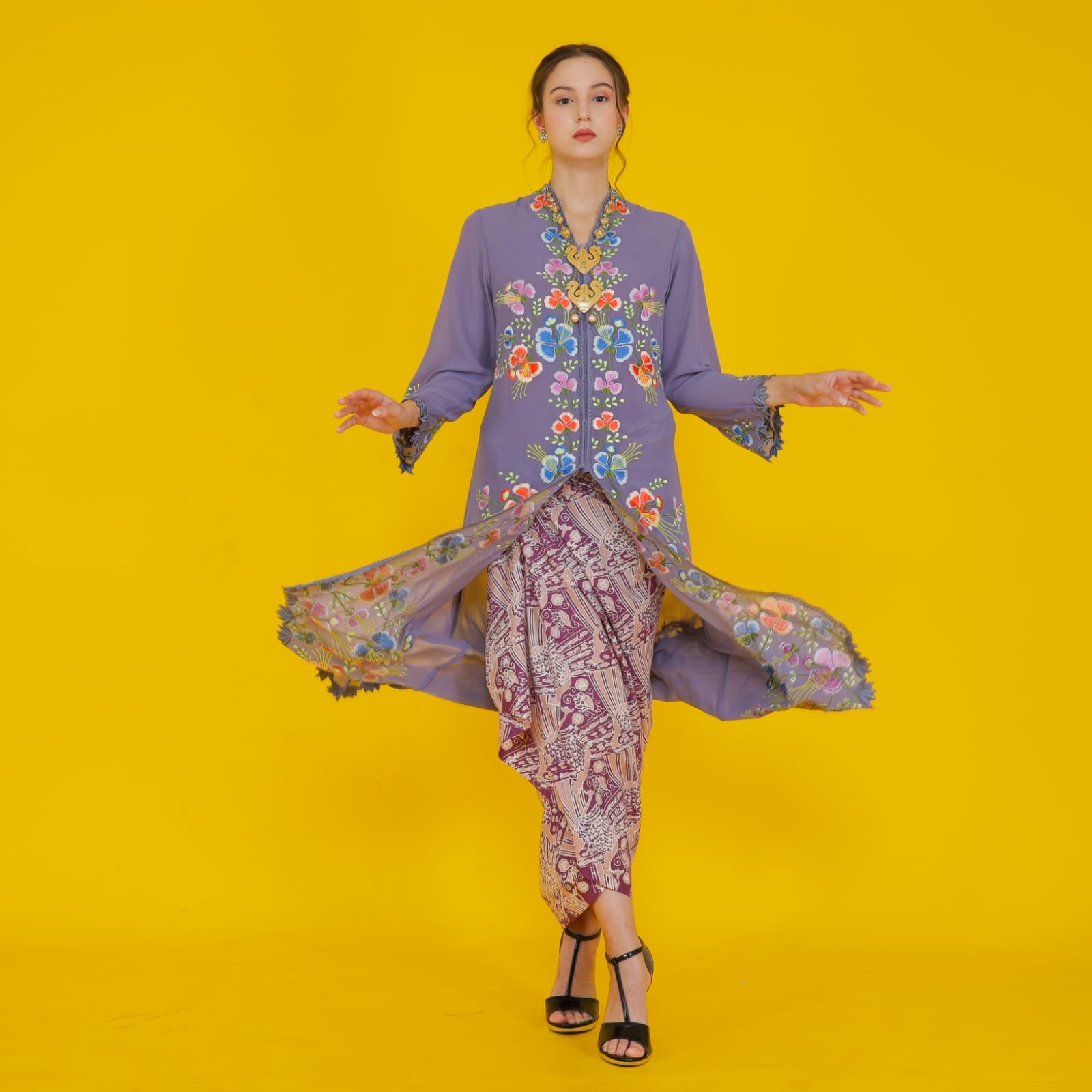 Kebaya Selaras Patrakomala